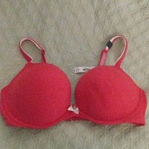 NWT Victoria Secret push up bra